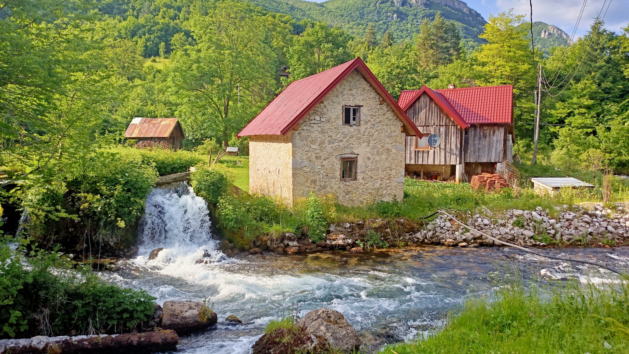 Seoskim domaćinstvima u RS po prvi put se uvodi boravišna taksa