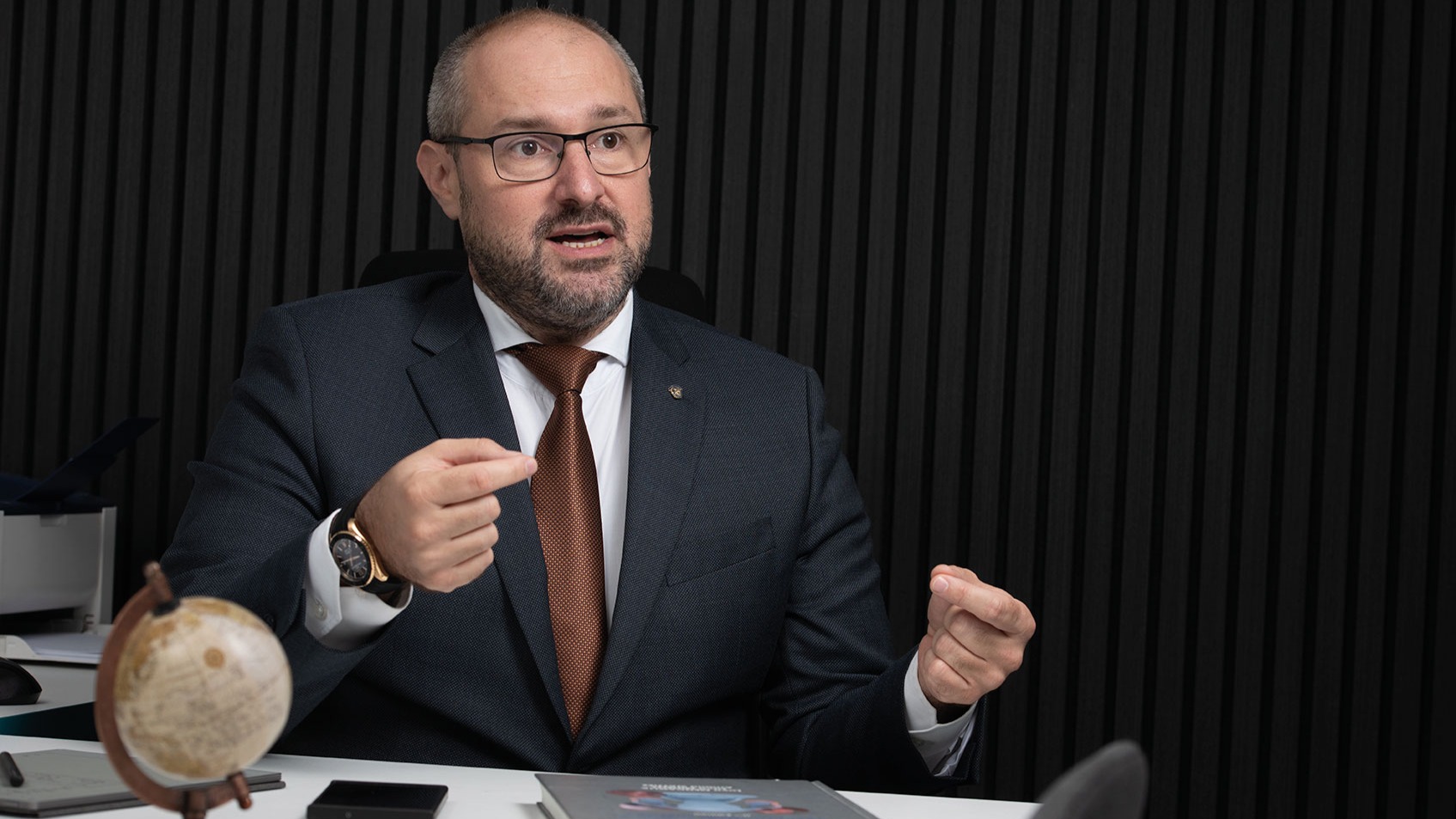 Davor Maksimović, osnivač i direktor bolnice “Be Well”: Kad znanje liječi srcem, a tehnologija mu olakšava rad