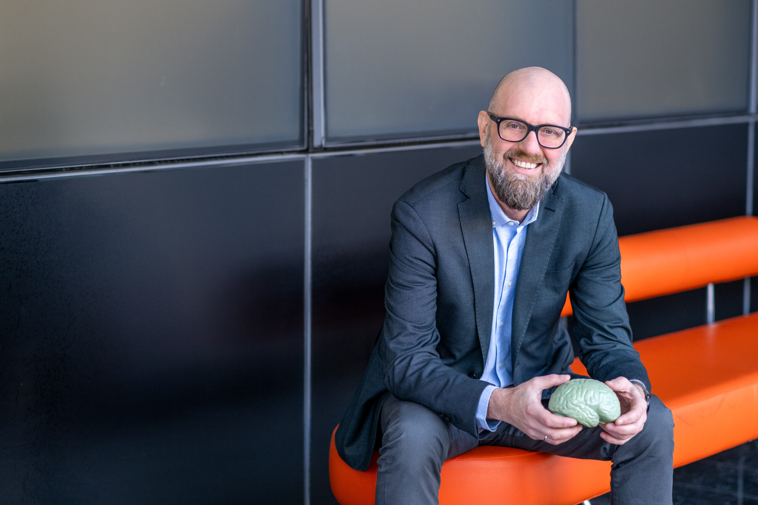 Nikolaos Dimitriadis za Brend magazin: U eri vještačke inteligencije brendovi moraju ponovo postati ljudski 1 Nikolaos scaled